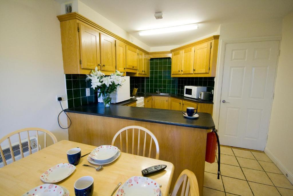 Dunaras Holiday Village Galway Room photo